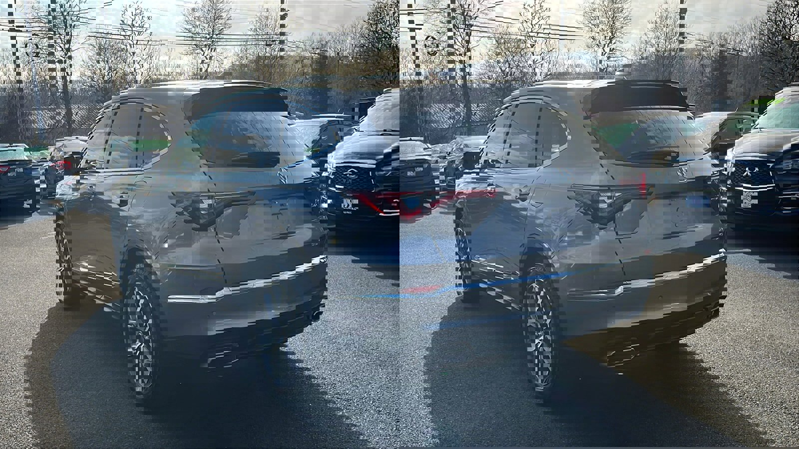 Used 2023 Acura MDX SH-AWD w/ Technology Package image 4