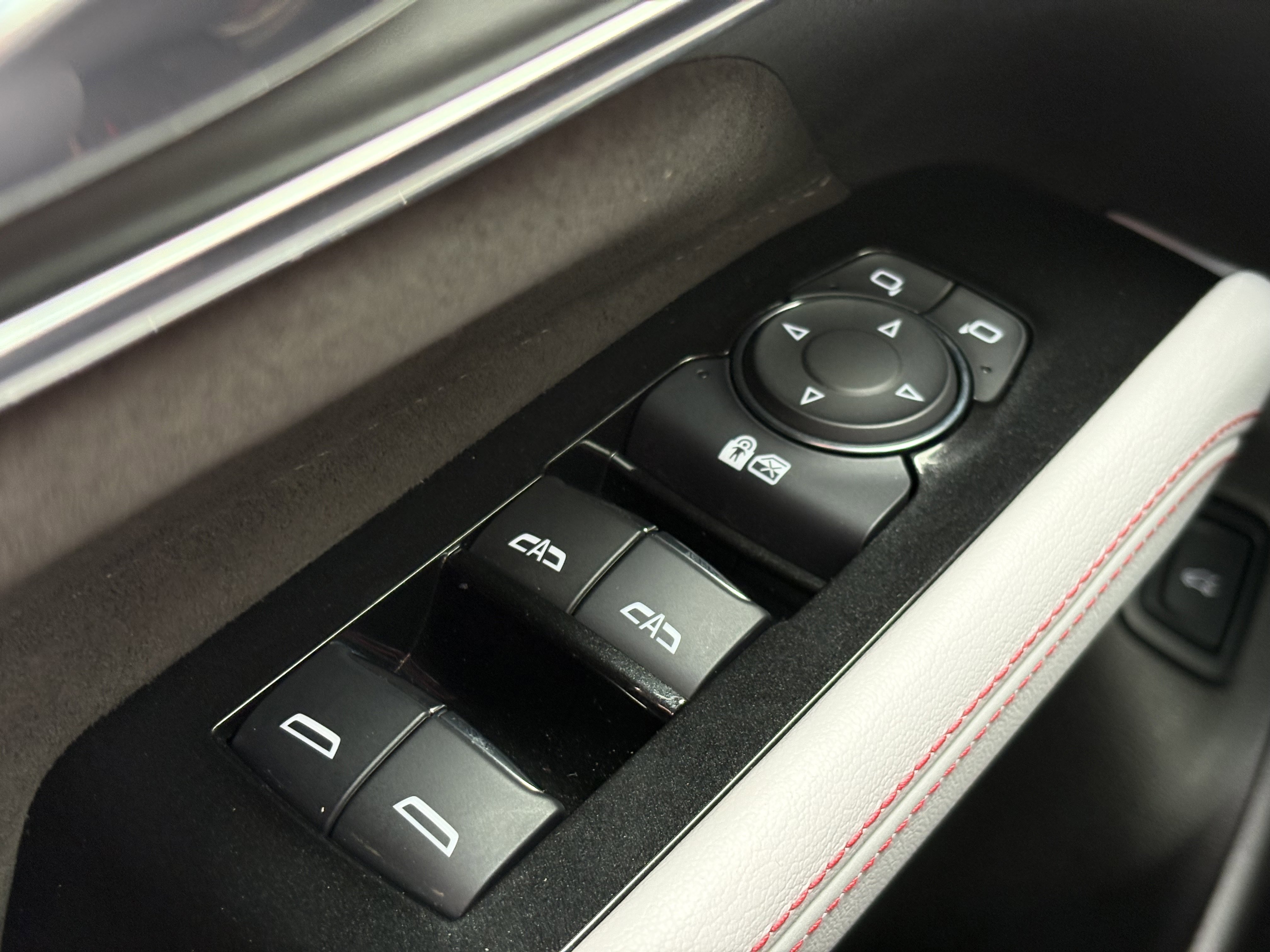 Certified 2025 Cadillac CT4 V Blackwing w/ Driver Assist Package image 31