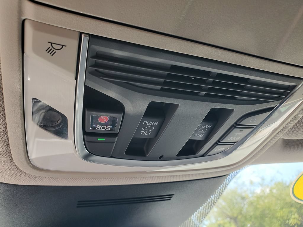 Used 2025 Acura MDX FWD image 36