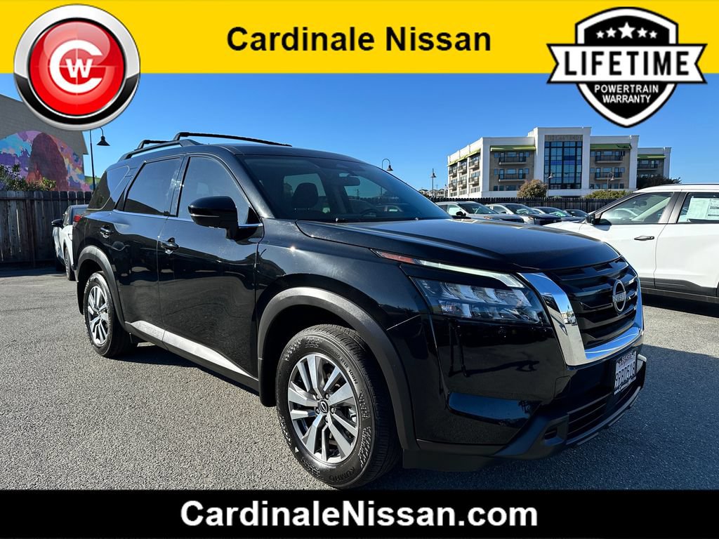 Used 2024 Nissan Pathfinder SV FWD image 1