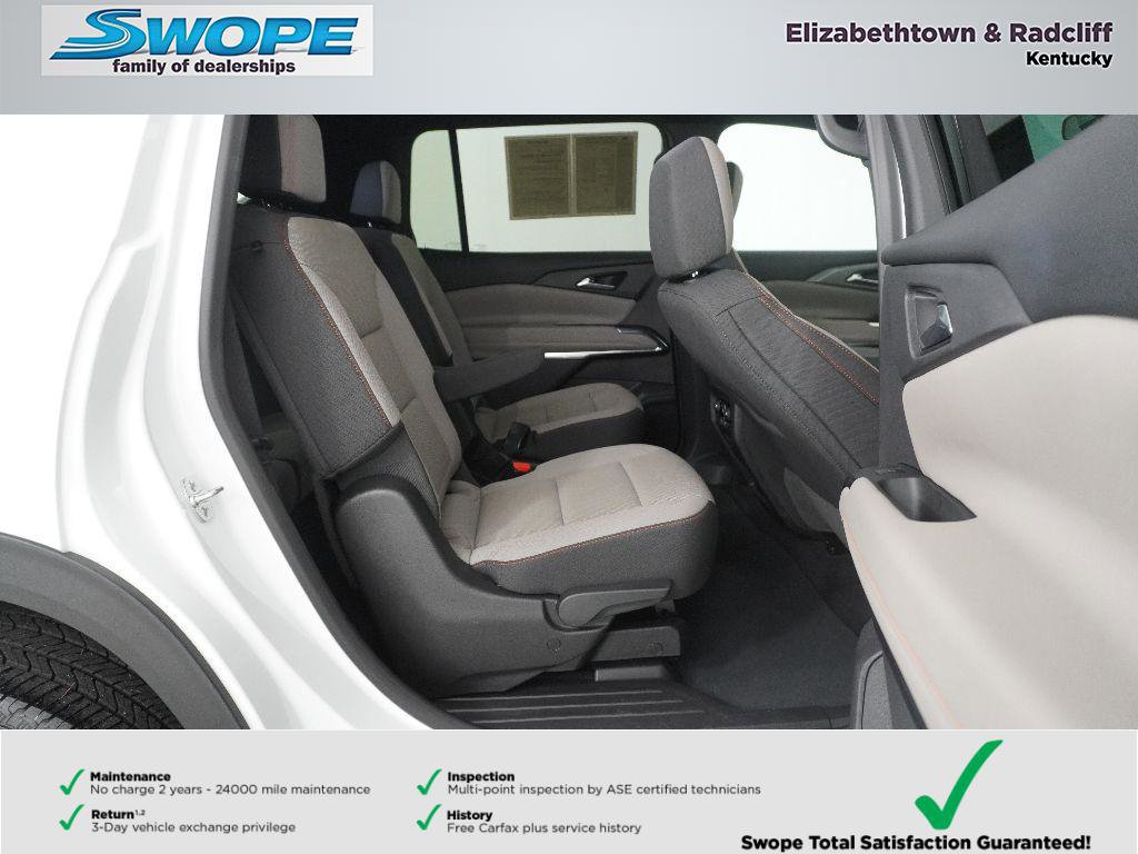 Used 2025 Chevrolet Traverse LT image 10