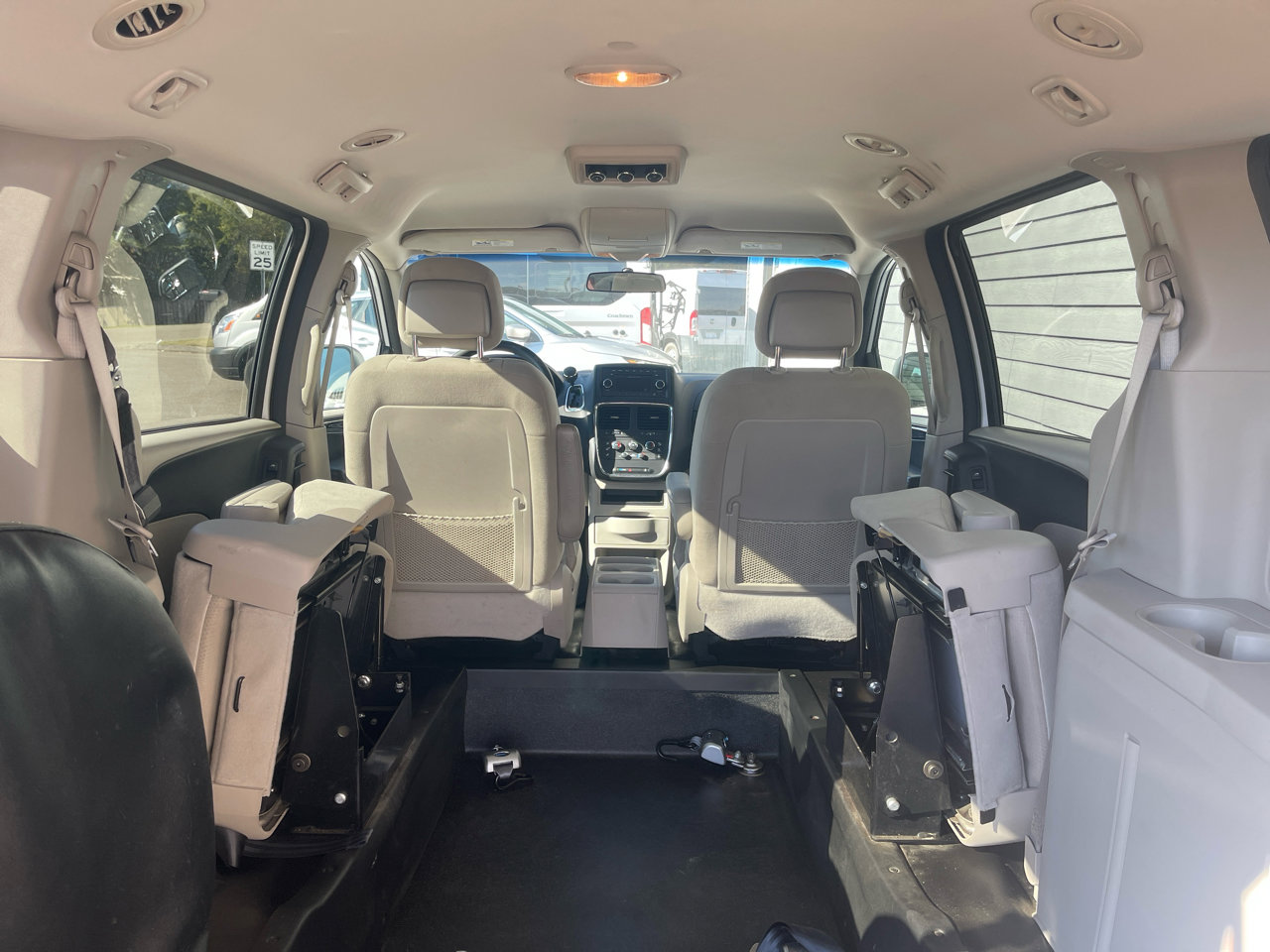 Used 2015 Dodge Grand Caravan SE w/ Quick Order Package 29E SE image 6