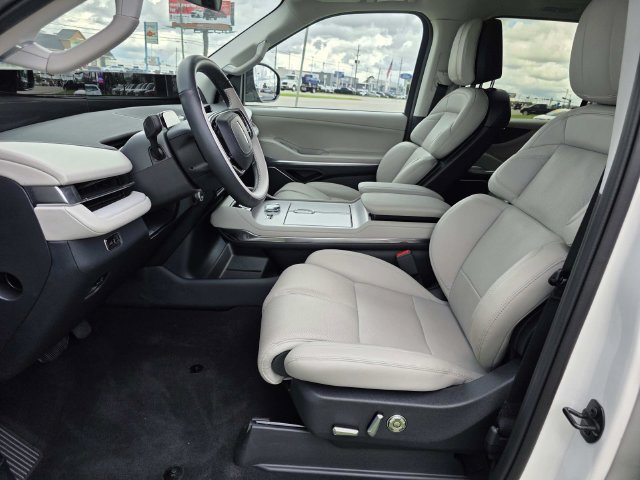 New 2026 Lincoln Navigator L Reserve w/ Jet Appearance Package AWD/4WD image 8