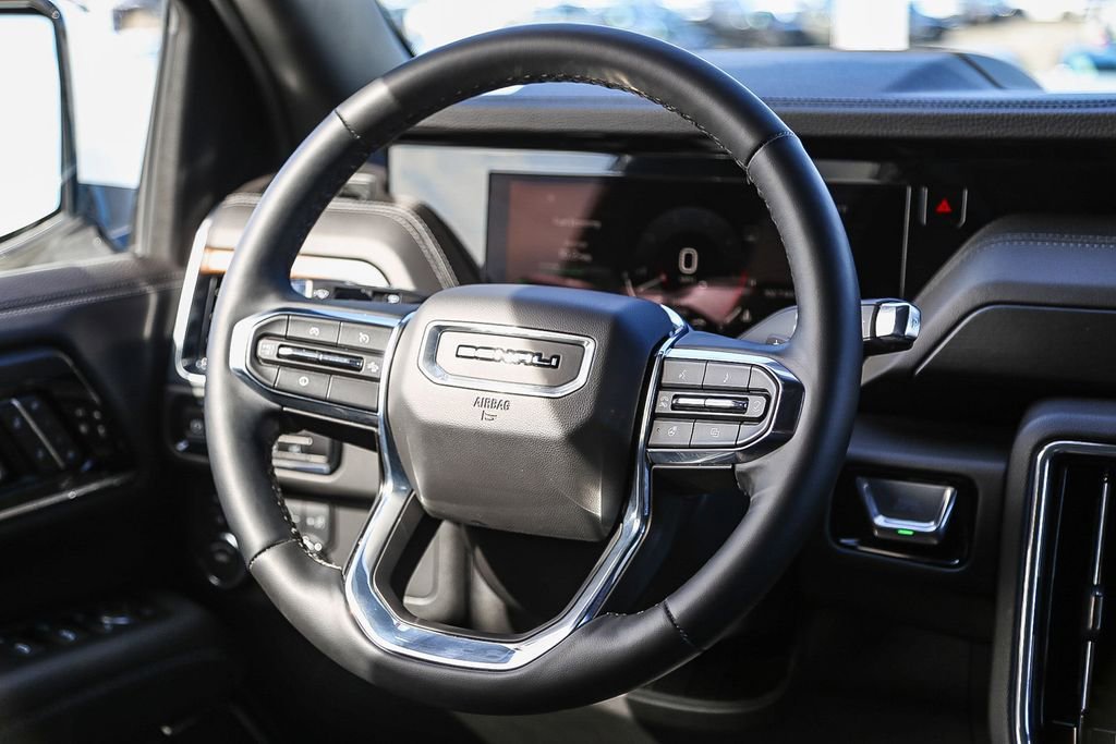 Used 2025 GMC Yukon XL Denali image 16