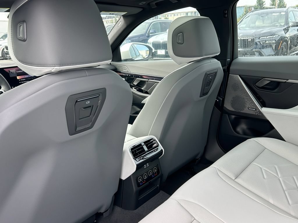 New 2027 BMW 550e xDrive w/ Premium Package AWD/4WD image 31