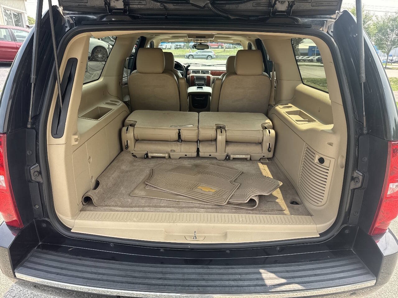 Used 2013 Chevrolet Suburban LTZ AWD/4WD image 13