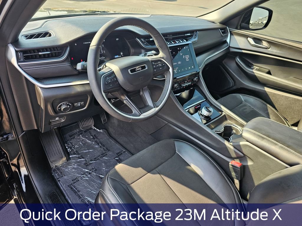 Used 2025 Jeep Grand Cherokee Altitude video 2