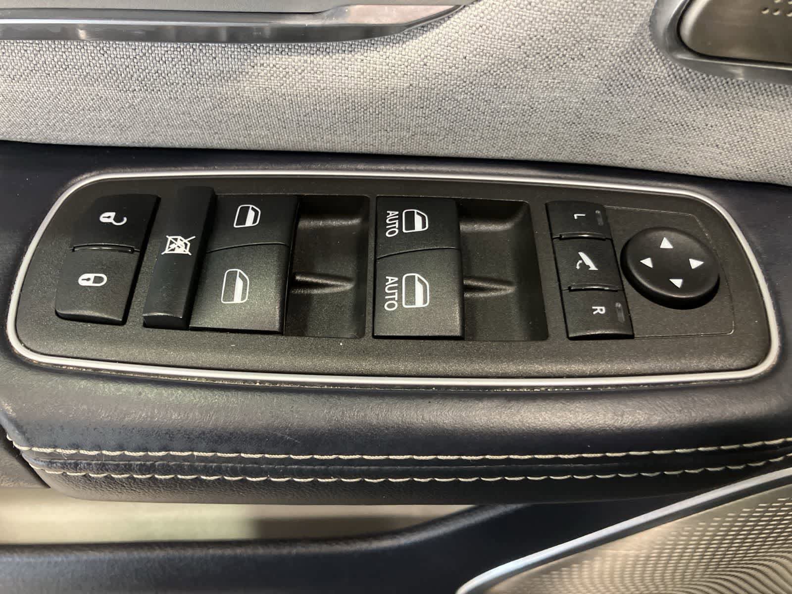 Used 2022 RAM 1500 Limited AWD/4WD image 16