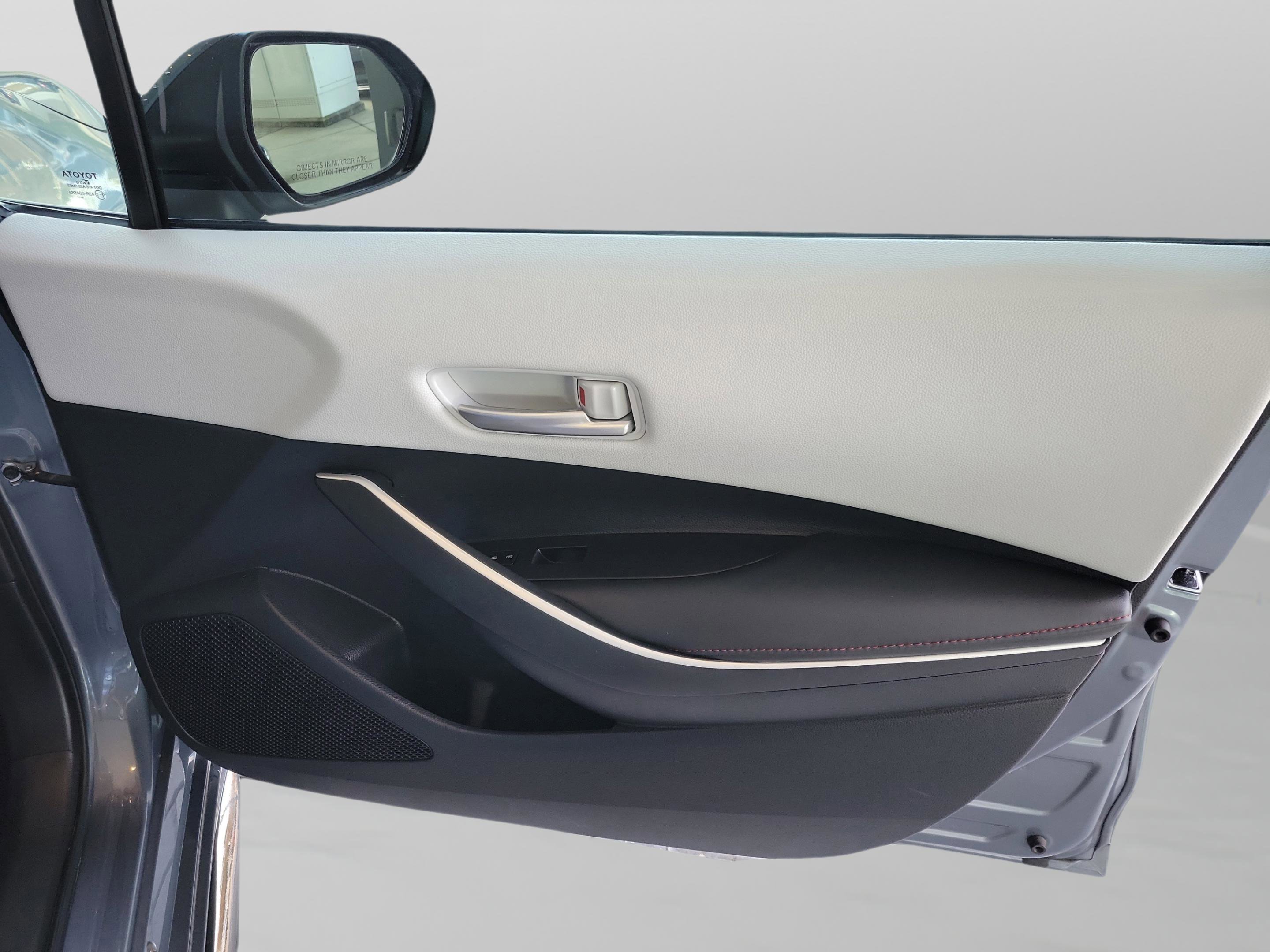 Certified 2025 Toyota Corolla SE image 25