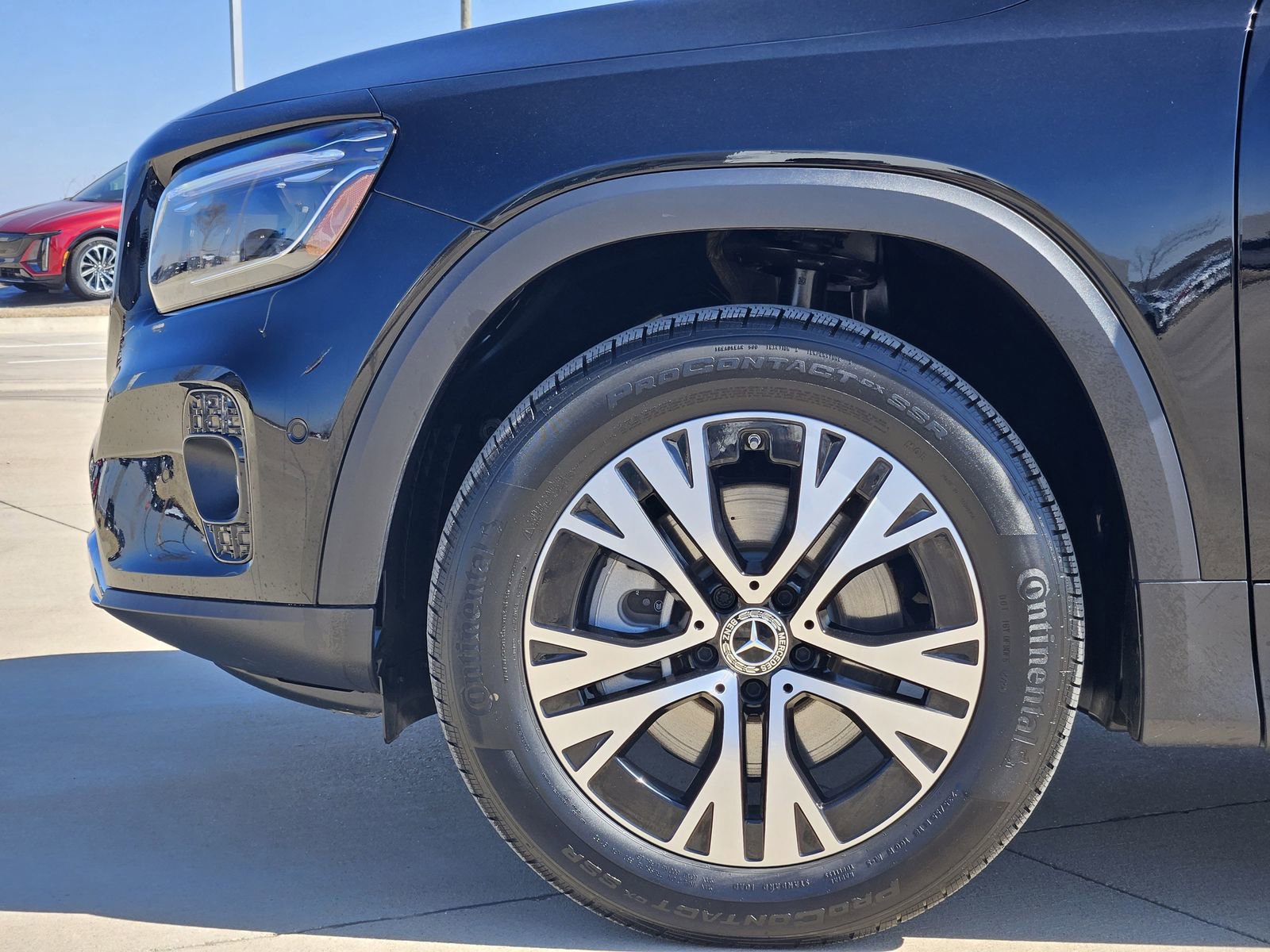 Used 2025 Mercedes-Benz GLB 250 4MATIC image 13