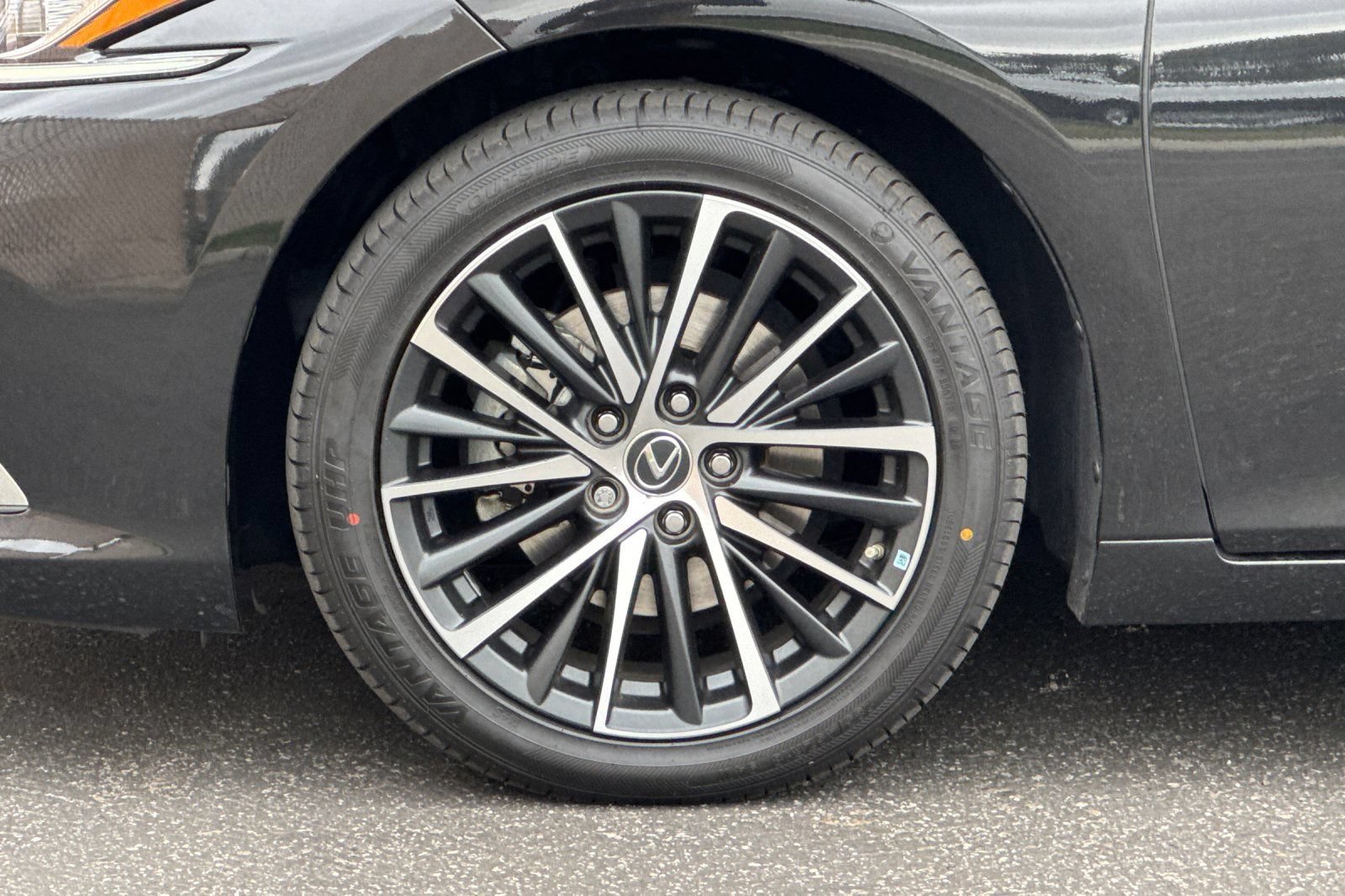 Certified 2024 Lexus ES 350 w/ Premium Package FWD image 29
