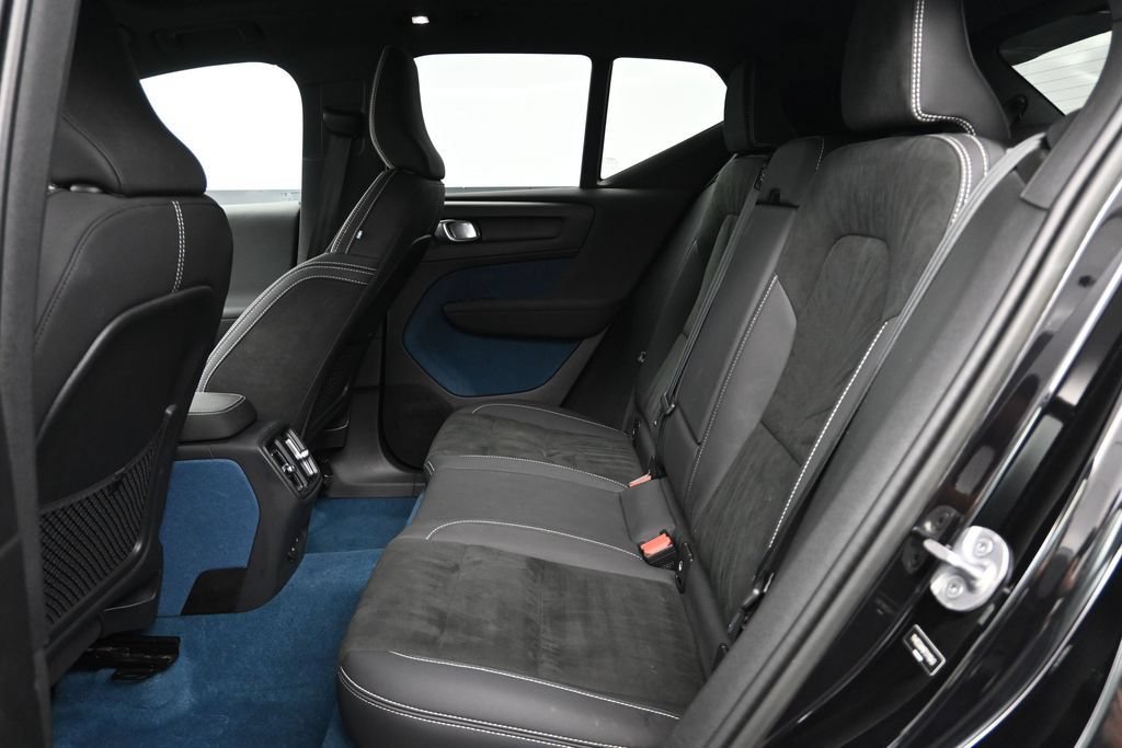 Used 2023 Volvo XC40 Recharge Ultimate w/ Protection Package Premier AWD/4WD image 15