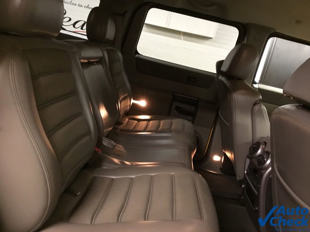 Used 2003 HUMMER H2 w/ Preferred Equipment Group image 35