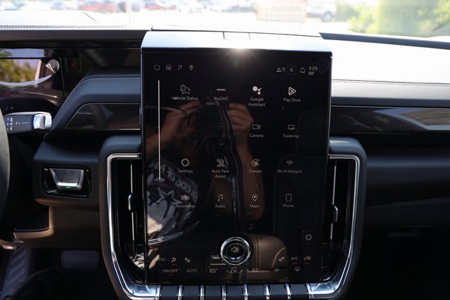 New 2026 GMC Yukon Elevation image 19