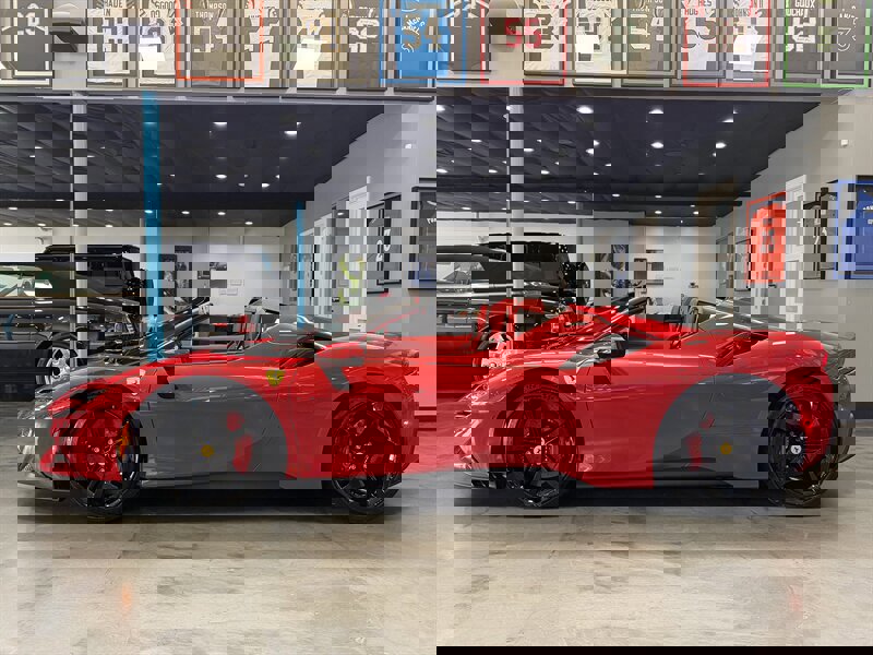 Used 2024 Ferrari SF90 Spider image 15