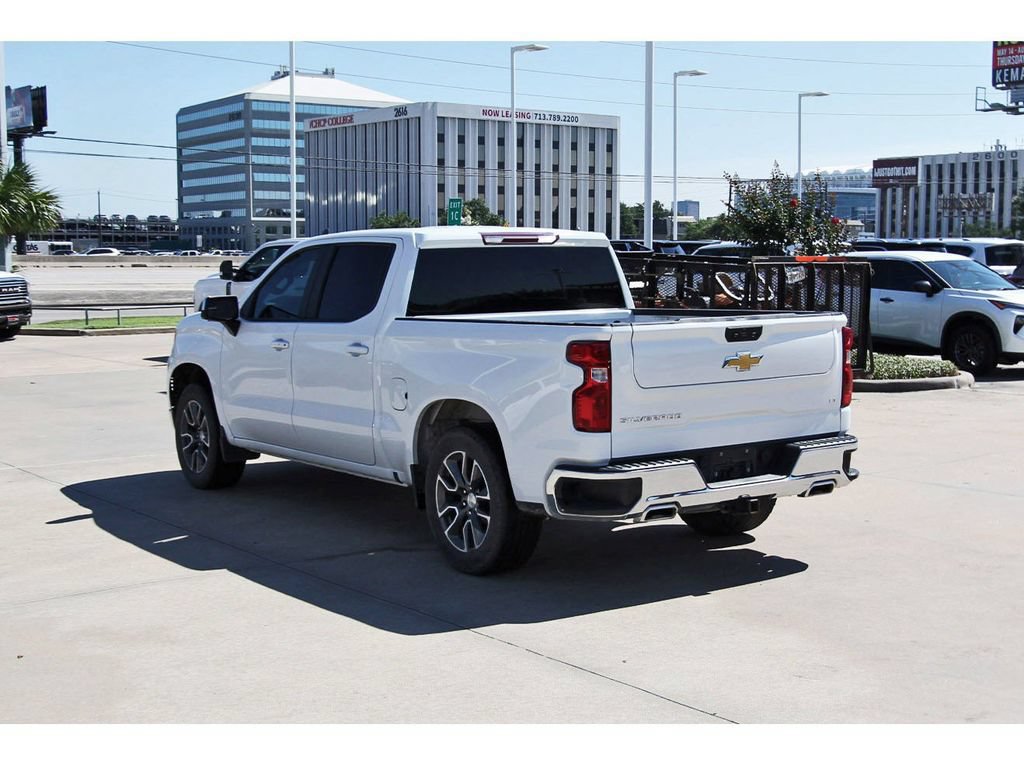 Used 2022 Chevrolet Silverado 1500 LT w/ Z71 Off-Road Package AWD/4WD image 4