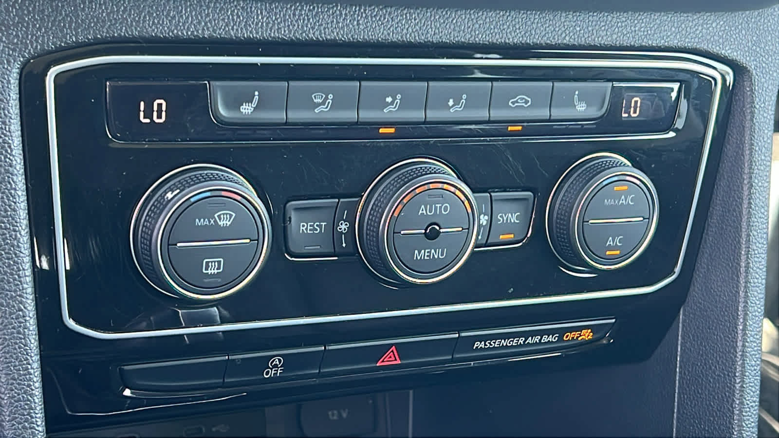 Certified 2023 Volkswagen Atlas SE image 14