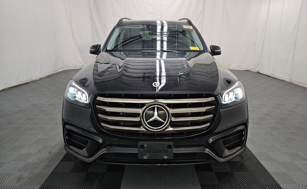 Used 2024 Mercedes-Benz GLS 580 4MATIC w/ Night Package image 2