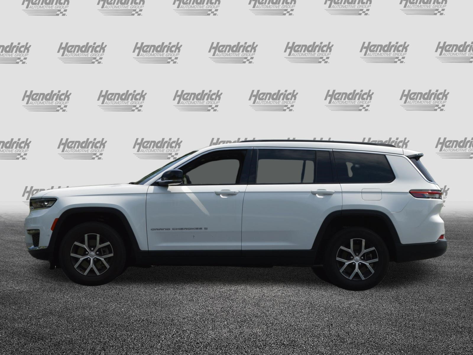 Used 2024 Jeep Grand Cherokee L Limited w/ Luxury Tech Group II AWD/4WD image 8