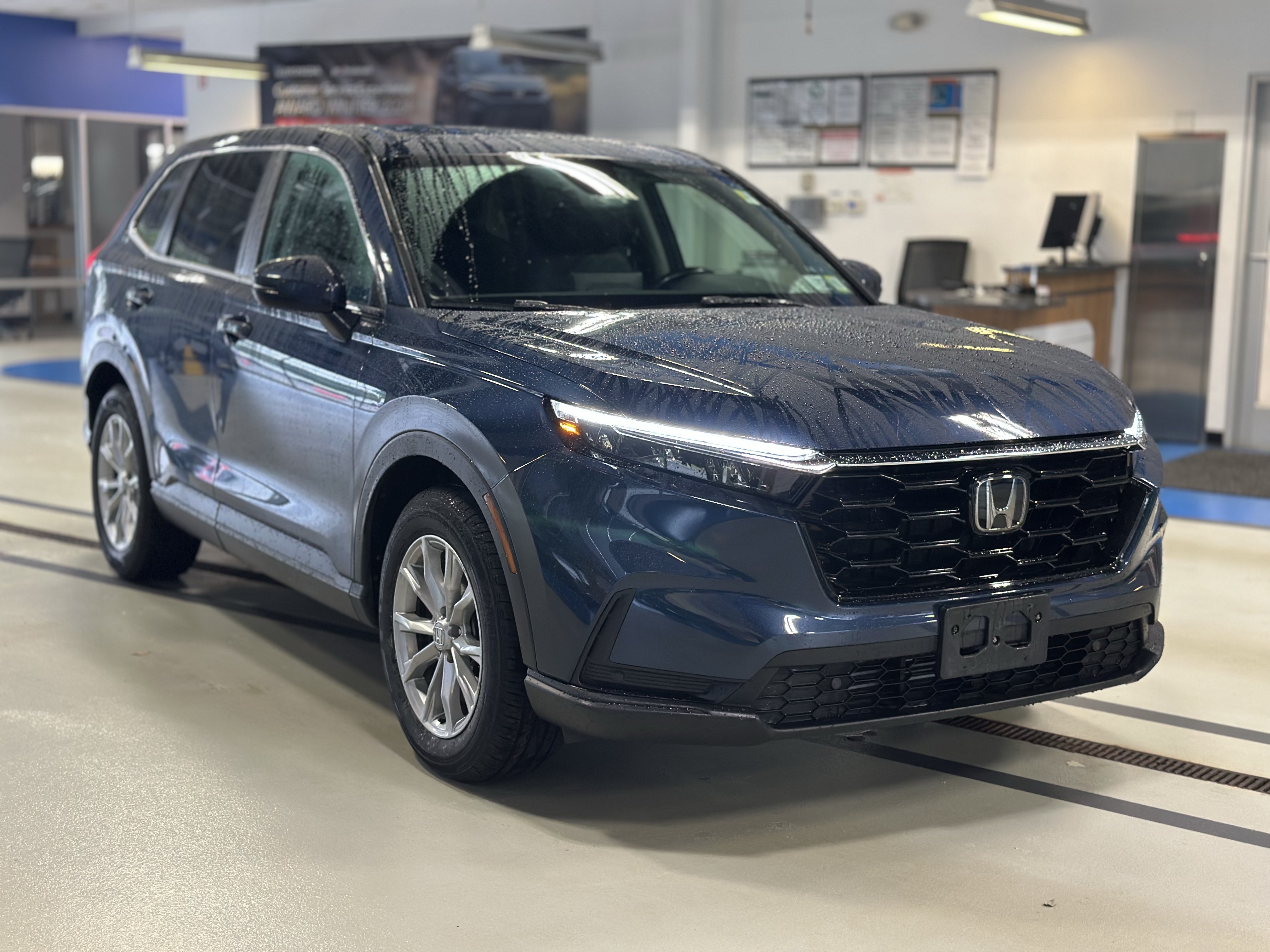 Used 2024 Honda CR-V EX-L image 3