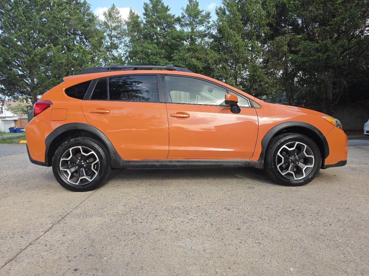 Used 2015 Subaru Crosstrek 2.0i Premium w/ Popular Package #1 AWD/4WD image 2