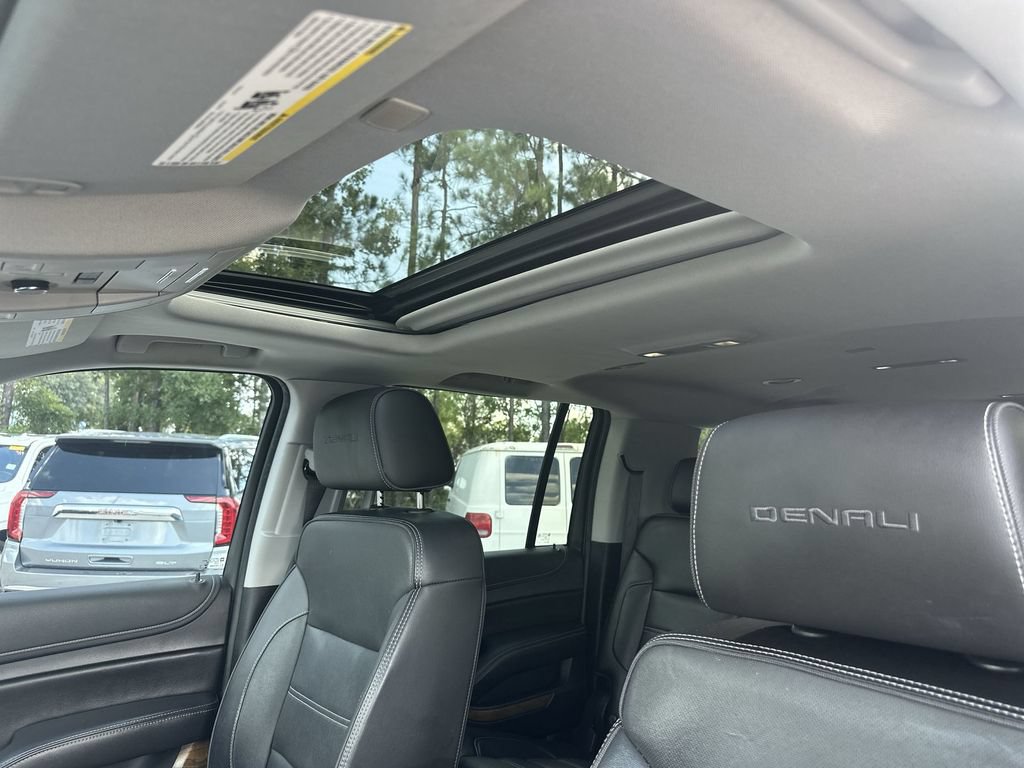 Used 2020 GMC Yukon XL Denali w/ Denali Premium Package RWD image 19