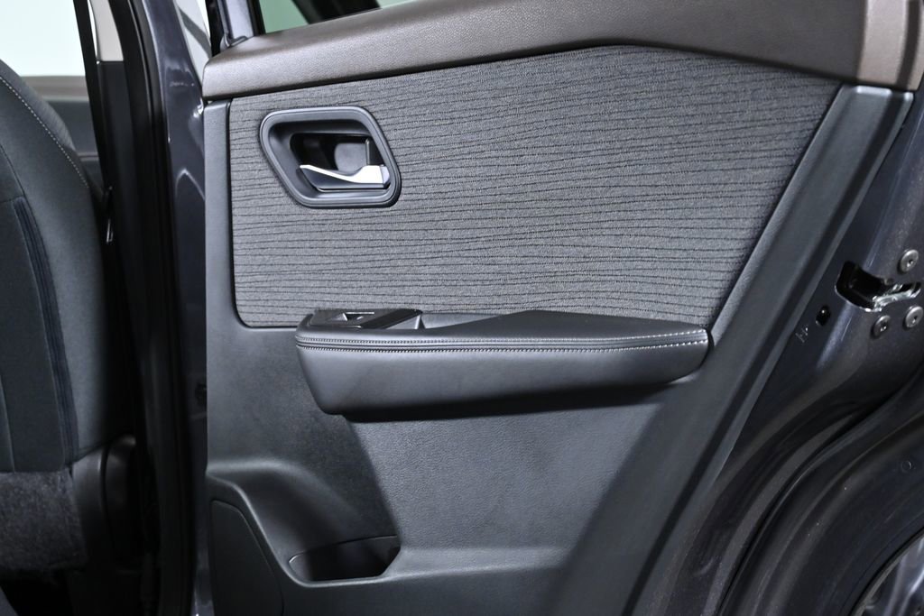 Certified 2023 Nissan Rogue SV image 28