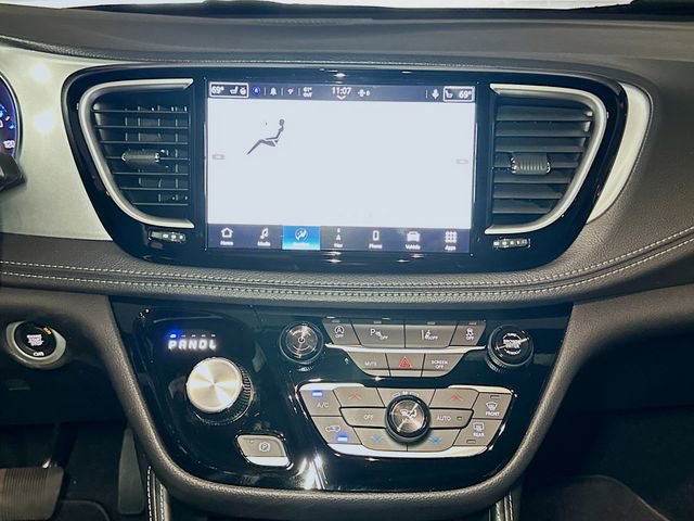 New 2026 Chrysler Pacifica Limited w/ S Appearance Package image 8
