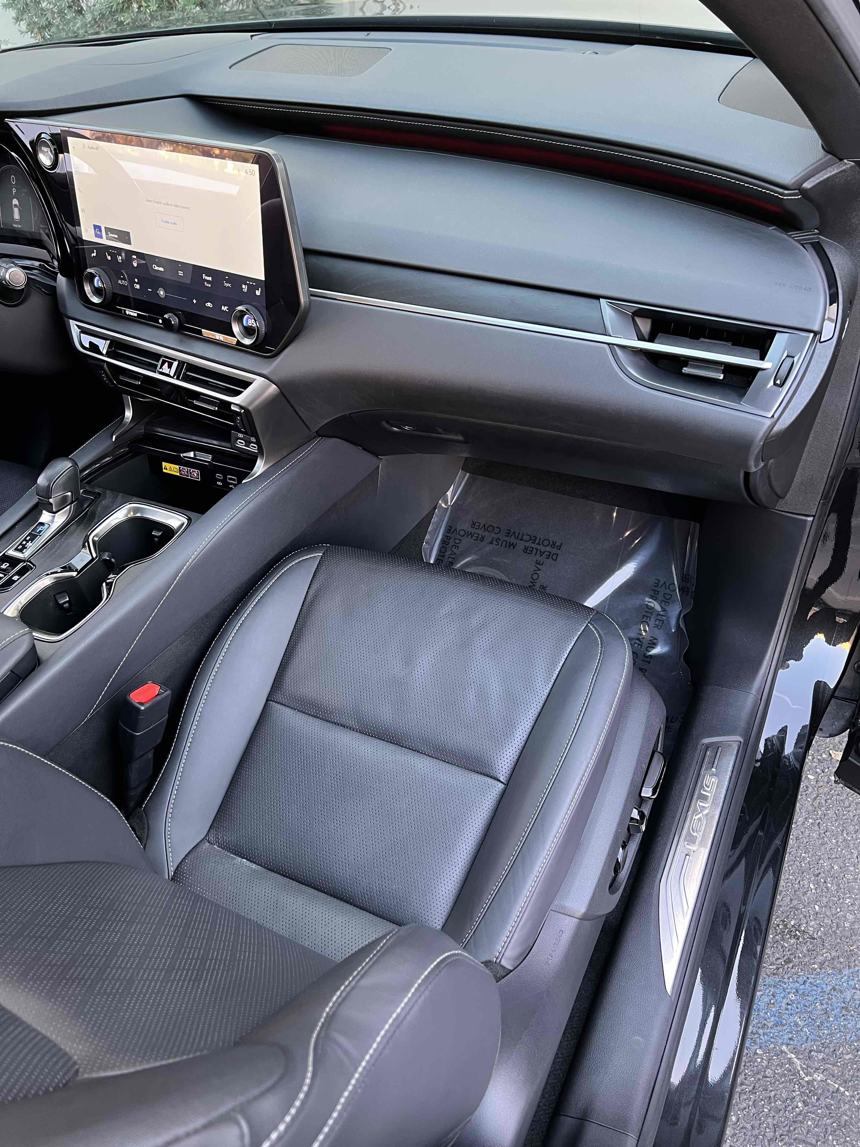 Used 2023 Lexus RX 350 w/ Cold Area Package image 27