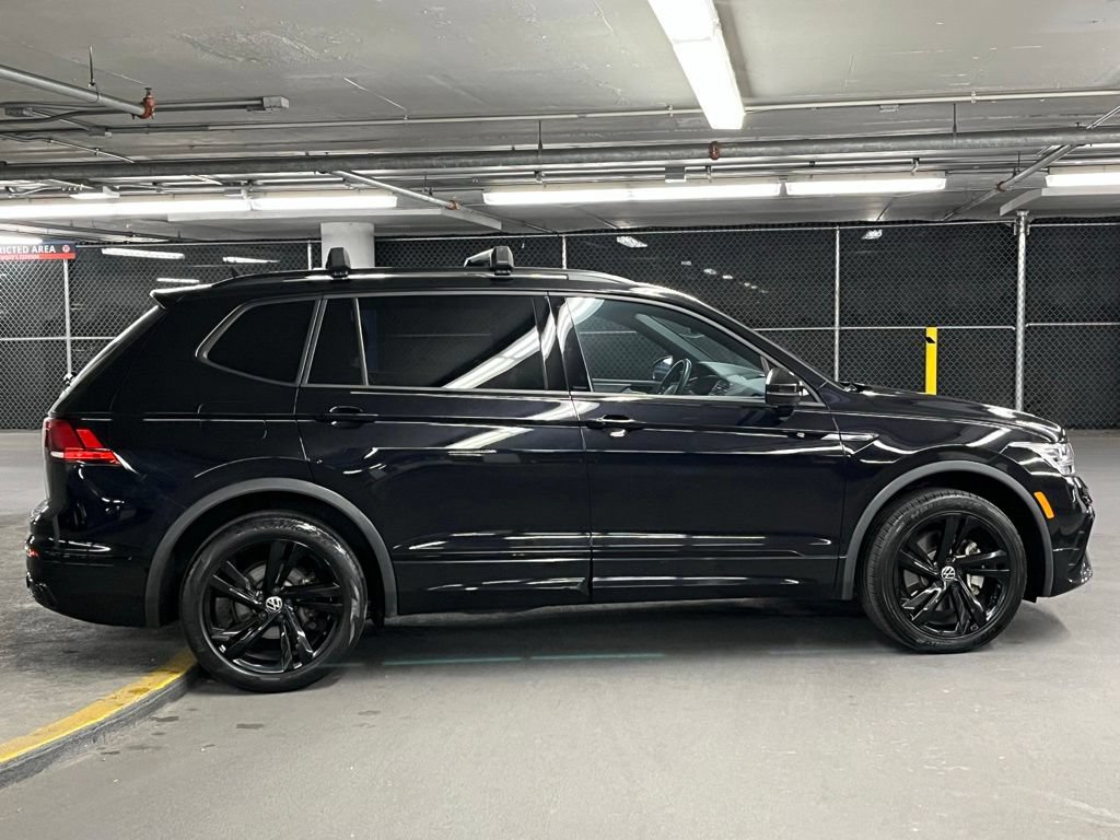 Certified 2023 Volkswagen Tiguan SE R-Line FWD image 37