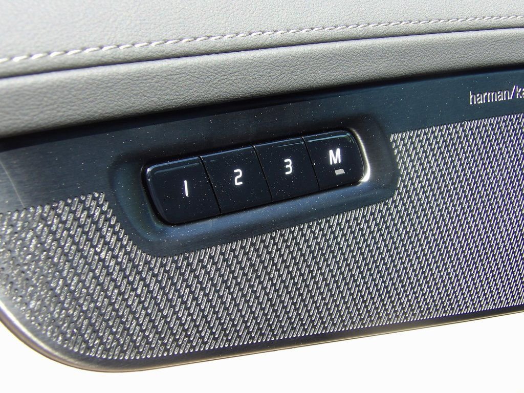 New 2025 Volvo XC90 B6 Plus w/ Protection Package Premier image 20