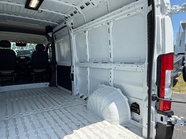 Used 2025 RAM ProMaster 2500 w/ Convenience Group FWD image 14