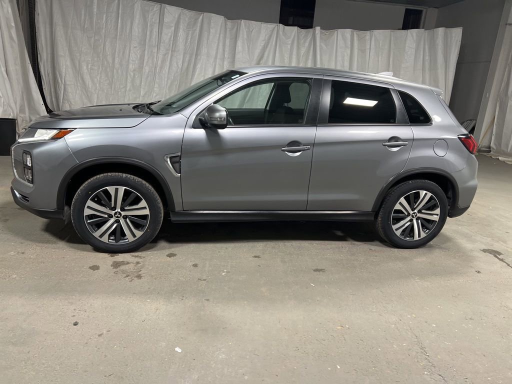 Used 2023 Mitsubishi Outlander Sport SE image 4