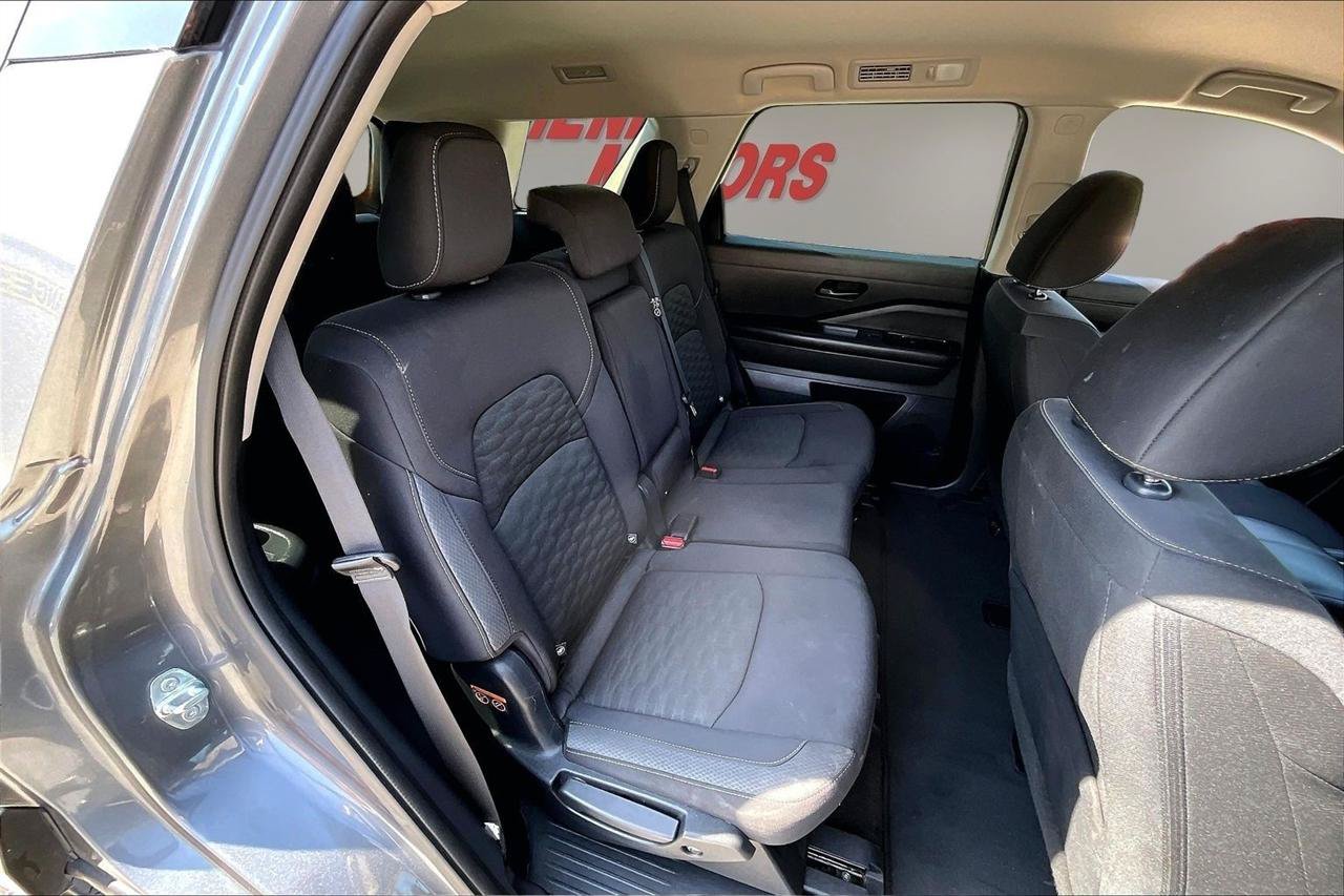 Used 2024 Nissan Pathfinder SV AWD/4WD image 26