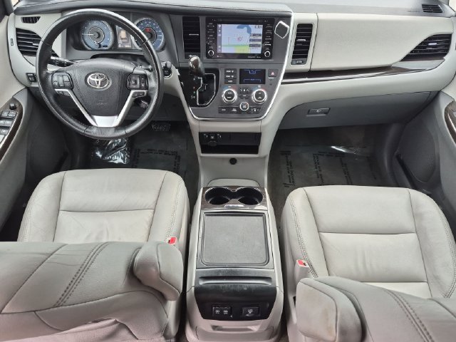 Certified 2018 Toyota Sienna XLE w/ XLE Navigation Package FWD image 29