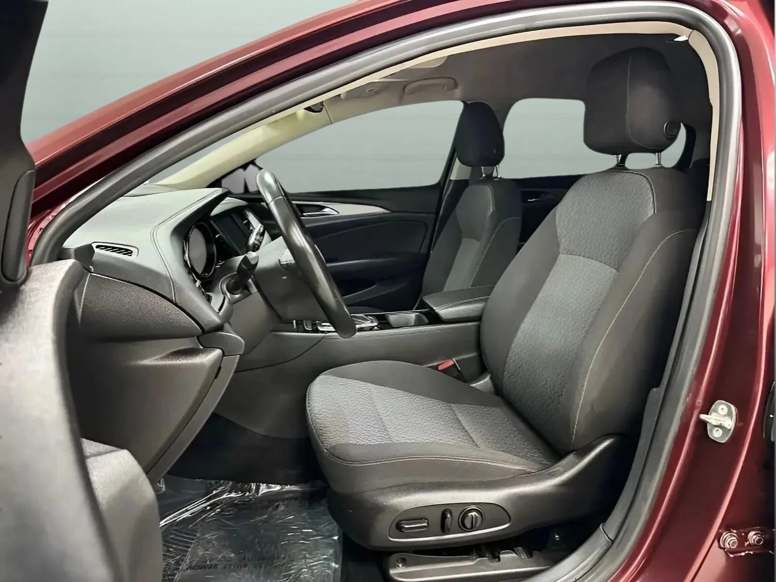 Used 2019 Buick Regal Preferred FWD image 10