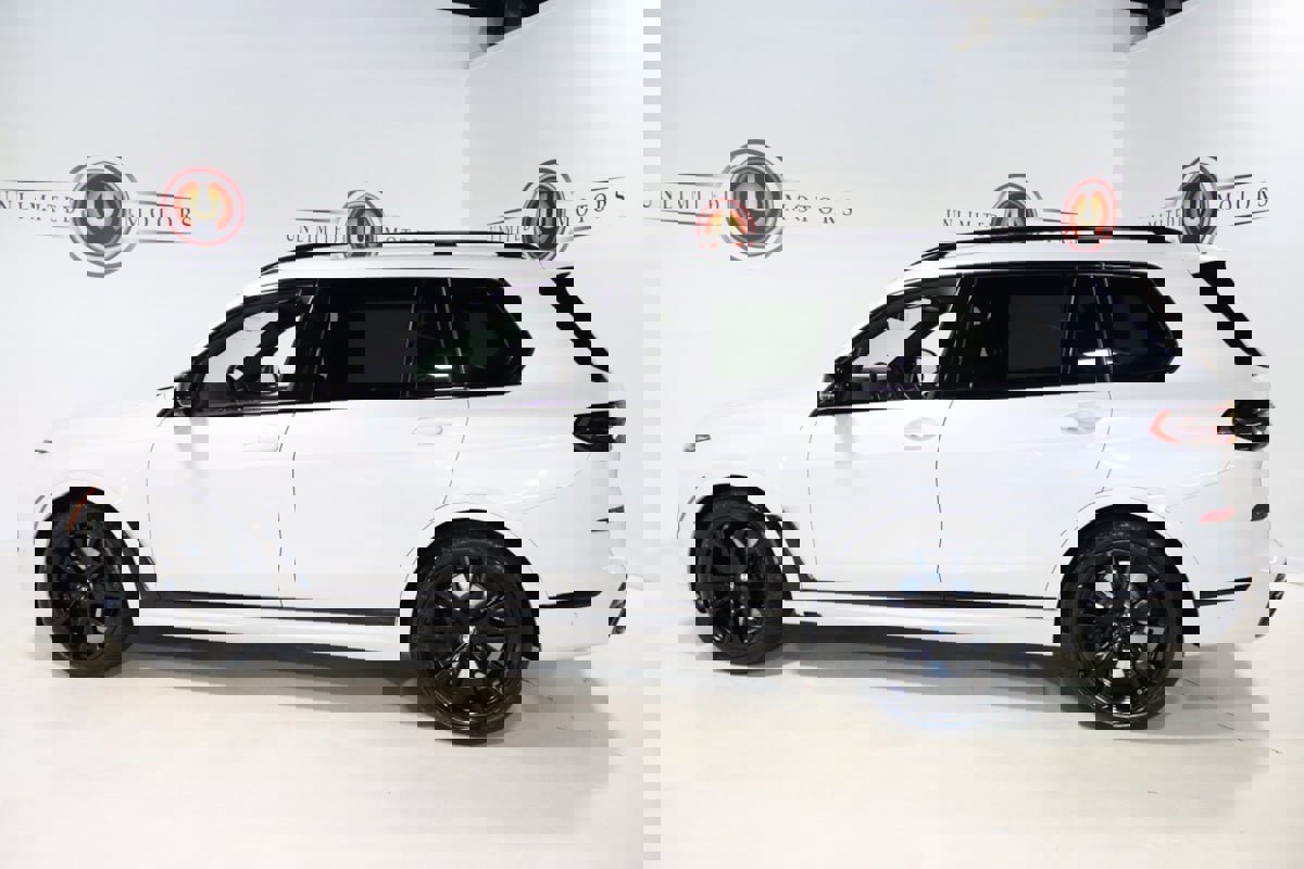 Used 2024 BMW X7 M60i image 32