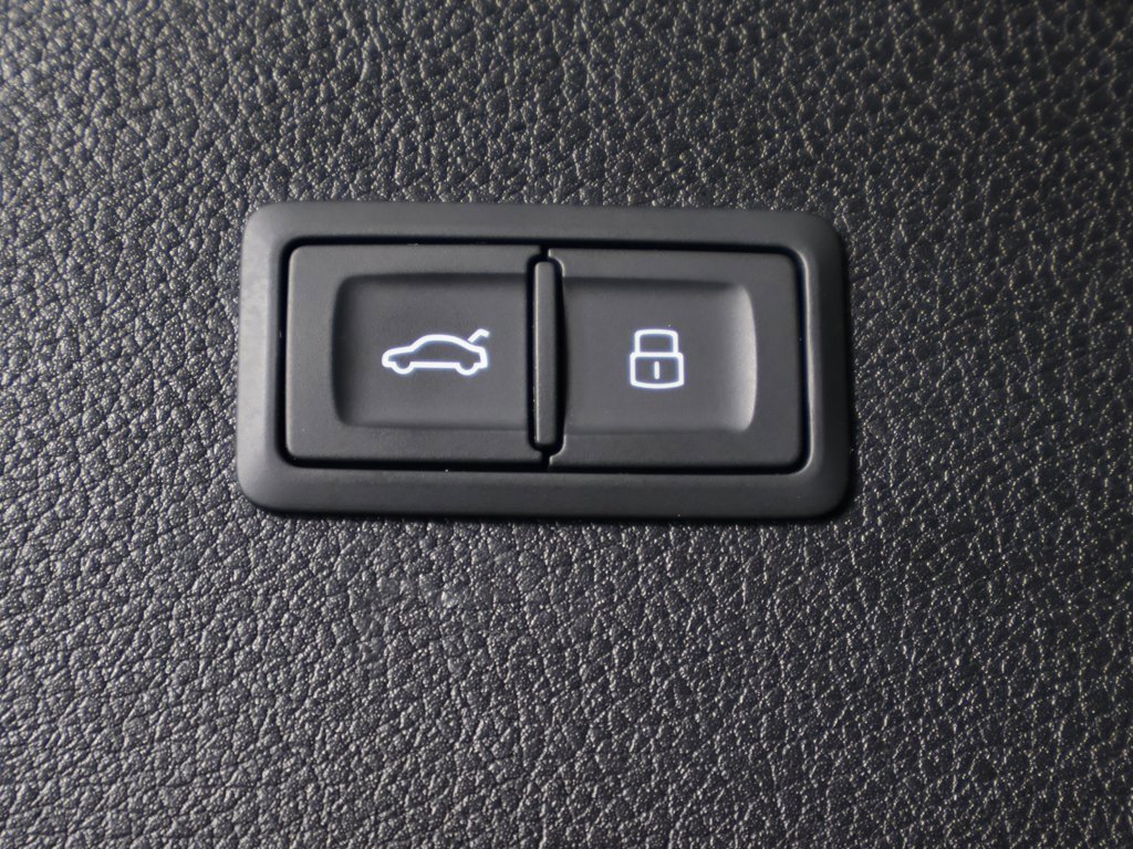 Used 2022 Audi Q5 2.0T Premium image 17