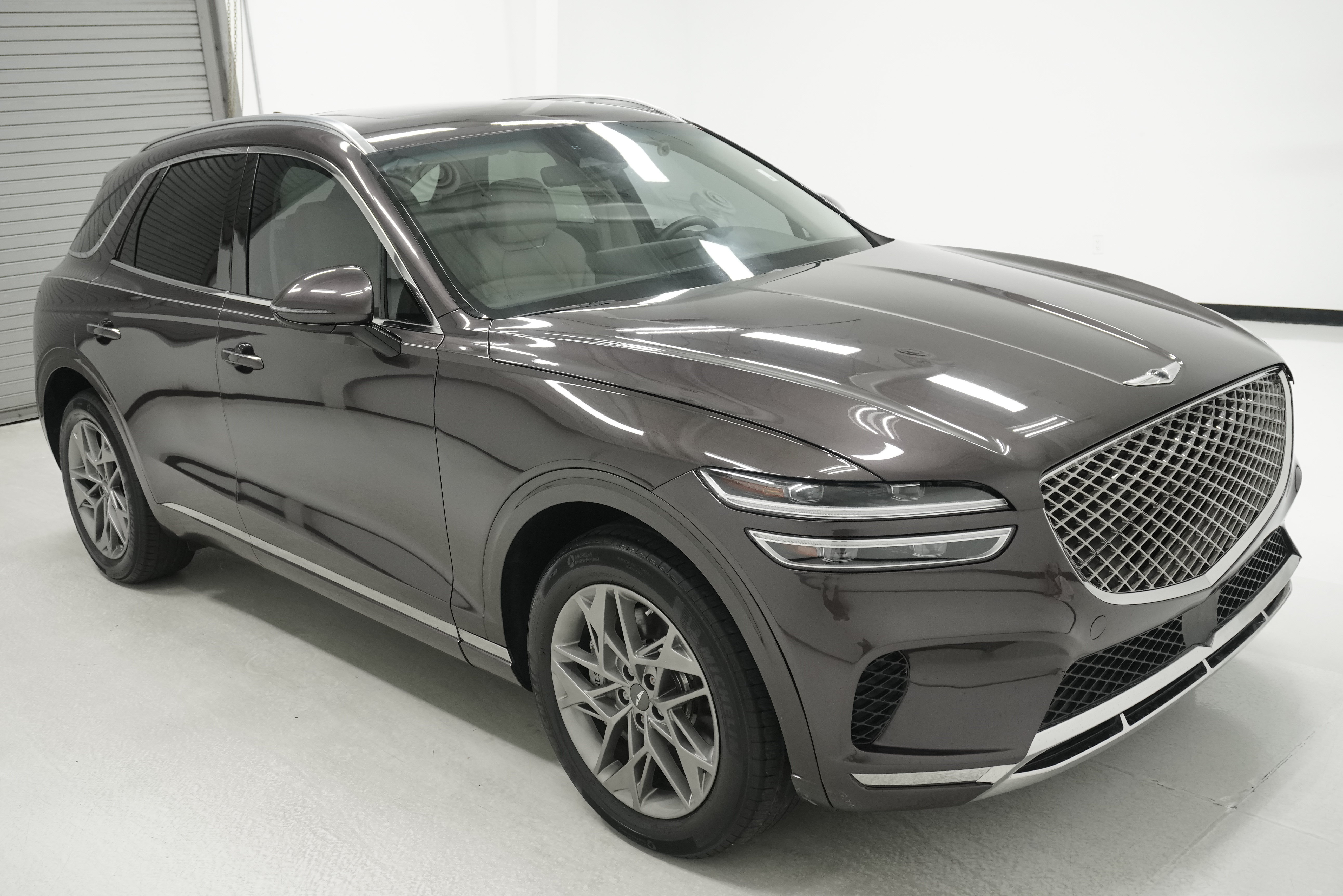 Used 2023 Genesis GV70 2.5T w/ Select Package AWD/4WD image 3