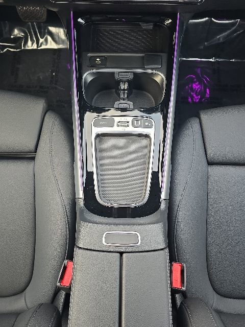 Used 2025 Mercedes-Benz GLB 250 image 39