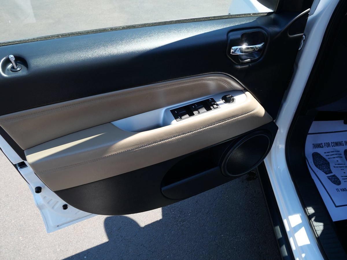 Used 2017 Jeep Compass High Altitude AWD/4WD image 16