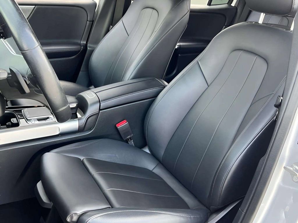 Used 2020 Mercedes-Benz GLB 250 4MATIC image 10
