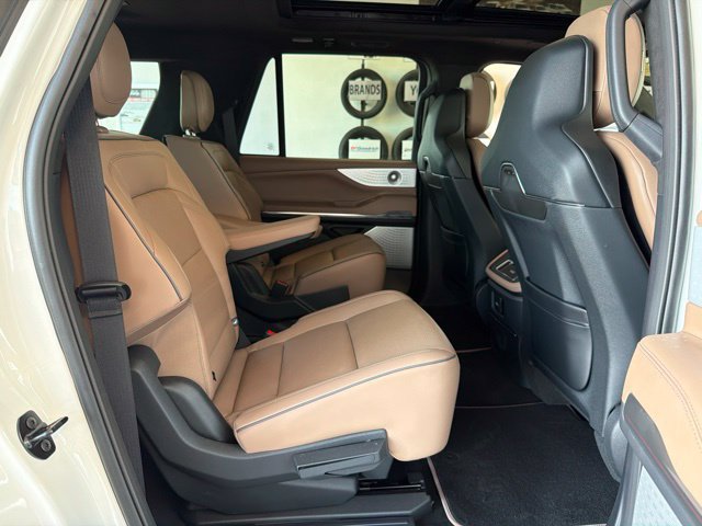New 2027 Lincoln Navigator L Black Label AWD/4WD image 19