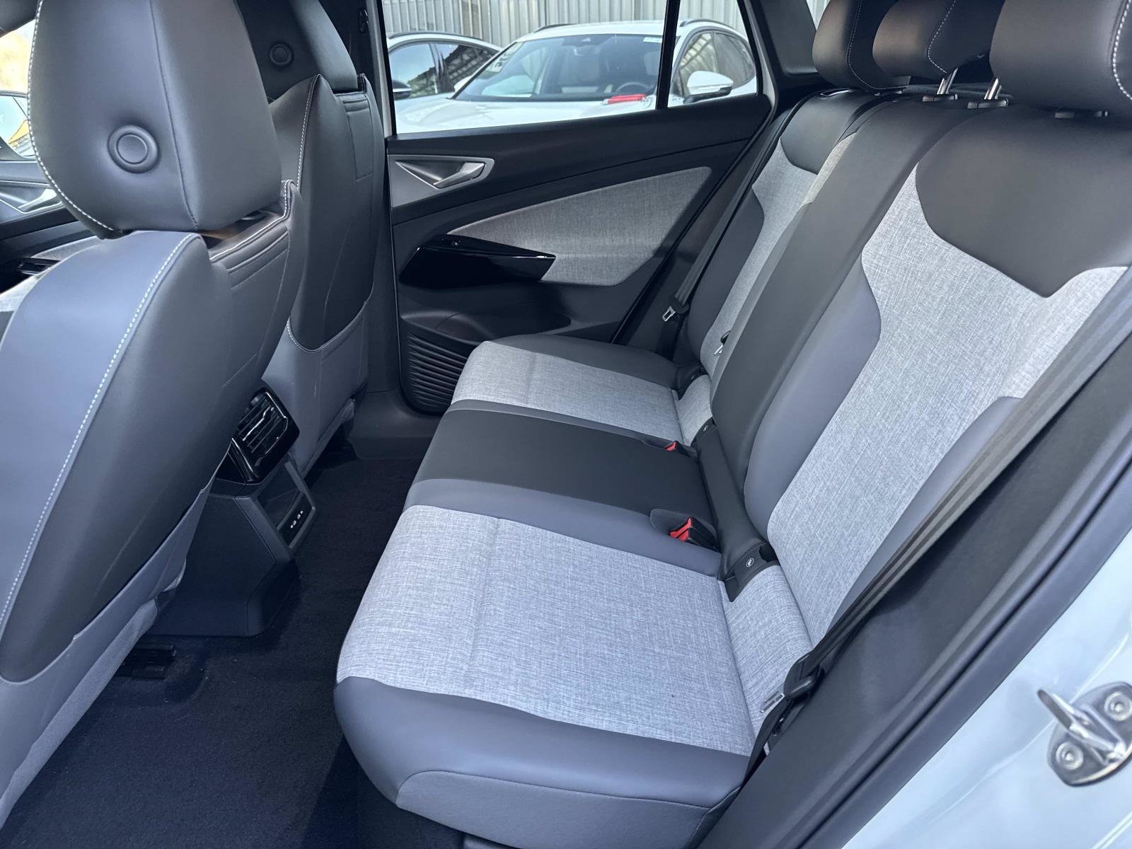 New 2026 Volkswagen ID.4 Pro AWD/4WD image 11