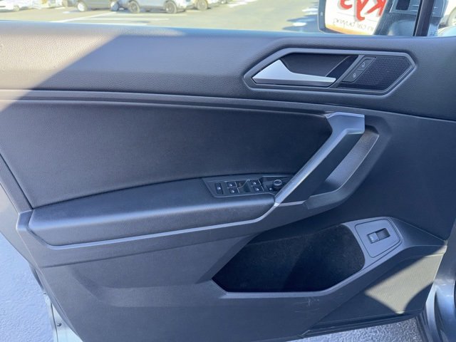 Used 2020 Volkswagen Tiguan SEL image 12