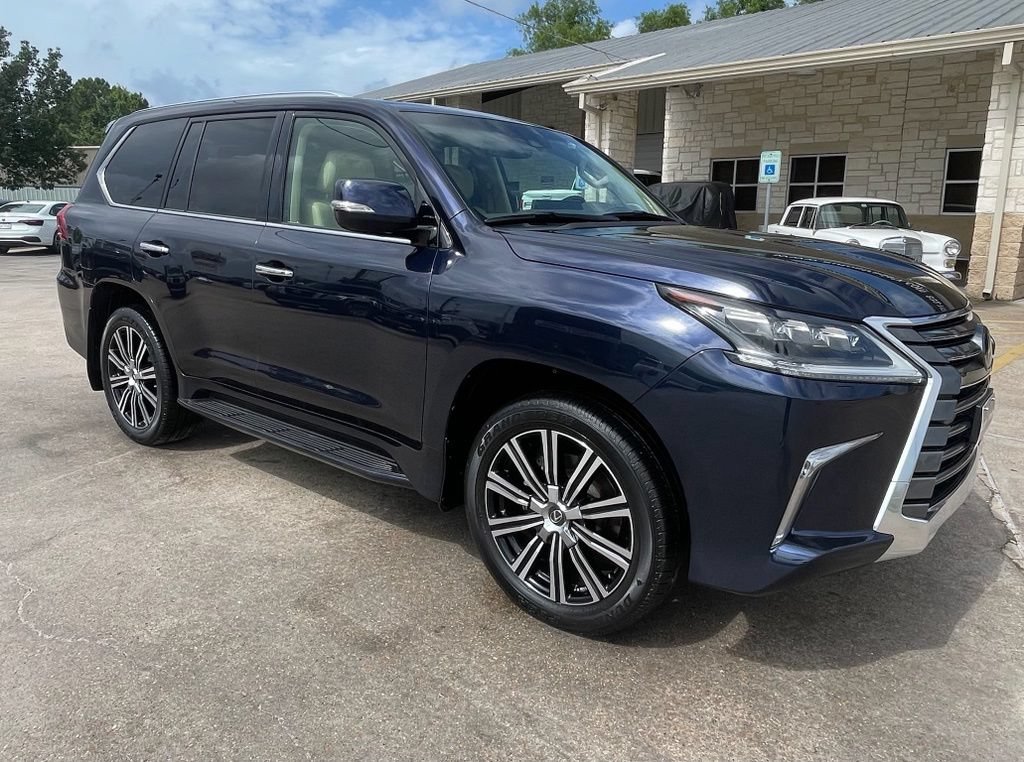 Used 2018 Lexus LX 570 4WD w/ Luxury Package image 3