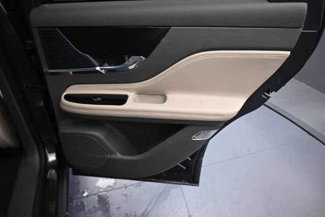 Used 2020 Lincoln Corsair FWD w/ Convenience Package image 15