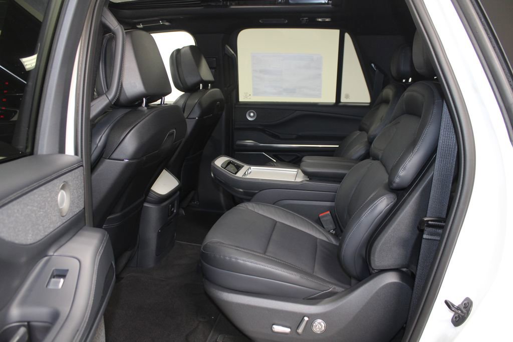 New 2025 Lincoln Navigator L Reserve w/ Jet Appearance Package image 27