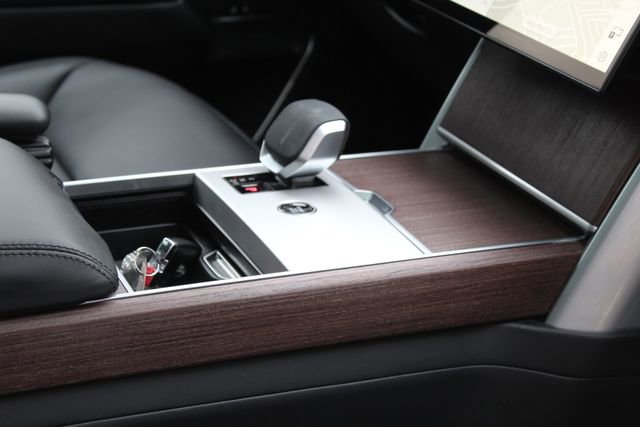 Used 2025 Land Rover Range Rover SE image 30