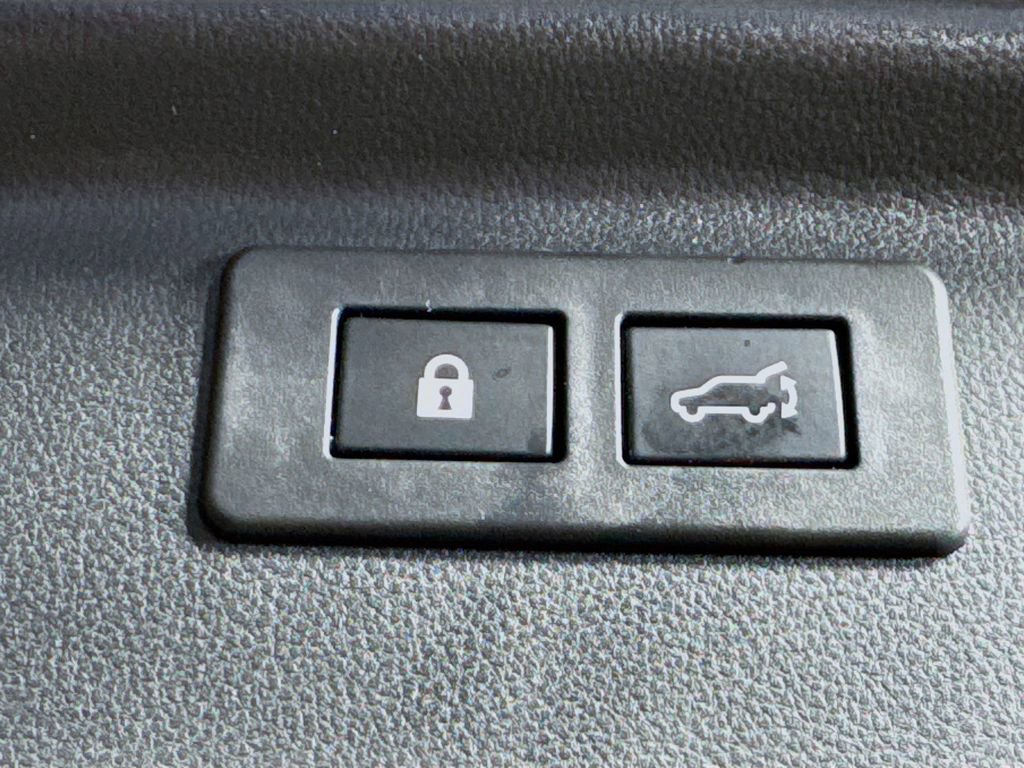 Used 2024 Subaru Forester Premium image 32